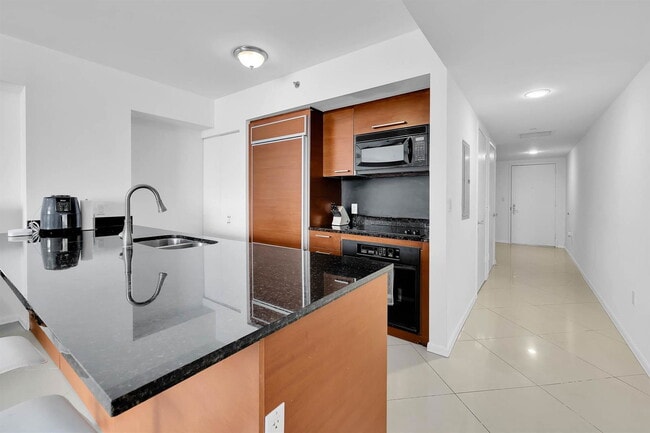 Building Photo - 1830 S Ocean Dr