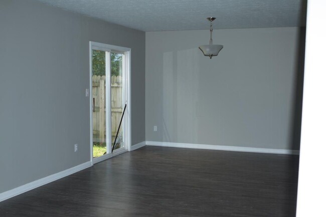Foto del edificio - 4673 Falcon Run Way
