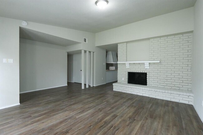 Foto del edificio - 24018 Reagon Canyon Dr