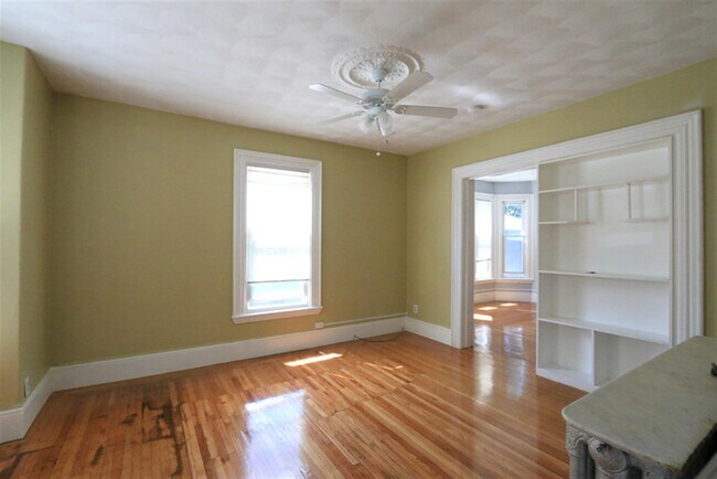 Foto del edificio - 58 Vinal Ave