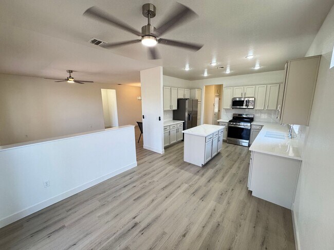 Foto del edificio - Remodeled 2BD/2BA with Golf & Mountain Vie...