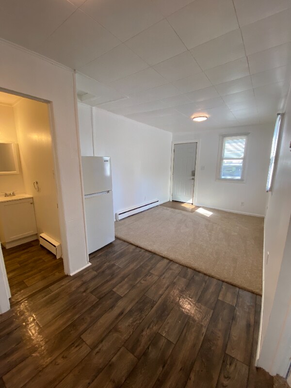 Foto del edificio - 9762 N River Rd
