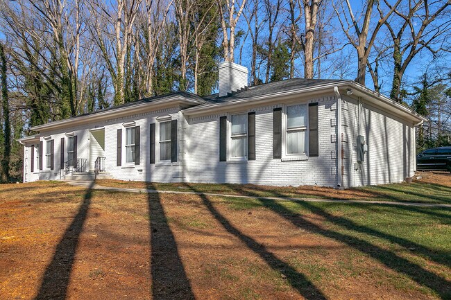 Building Photo - 5111 Medford Ln