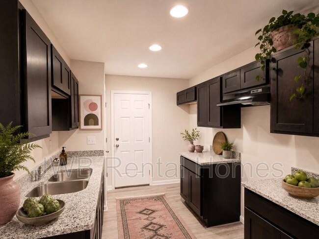 Building Photo - 8411 Dandy Ave