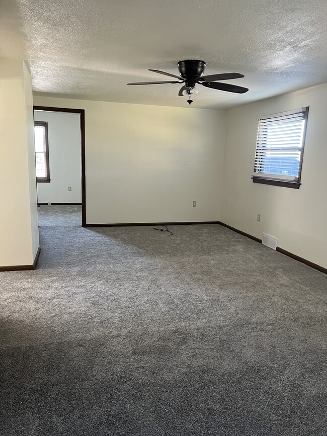 New carpeting livingroom - 321 Vernon St