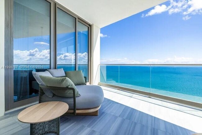 Foto del edificio - 17901 Collins Ave