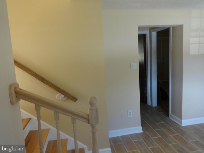 Building Photo - 7602 Surry Grove Ct