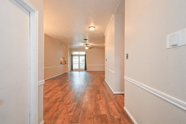 Building Photo - 16302 Ash Point Ln