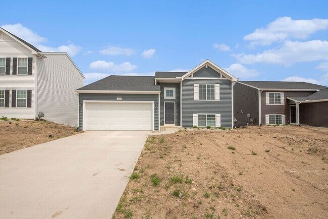 Building Photo - 2207 Macatawa Ln