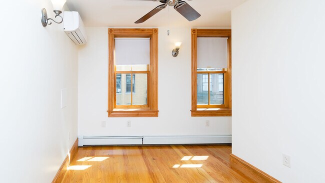 Building Photo - 29 Phillips St