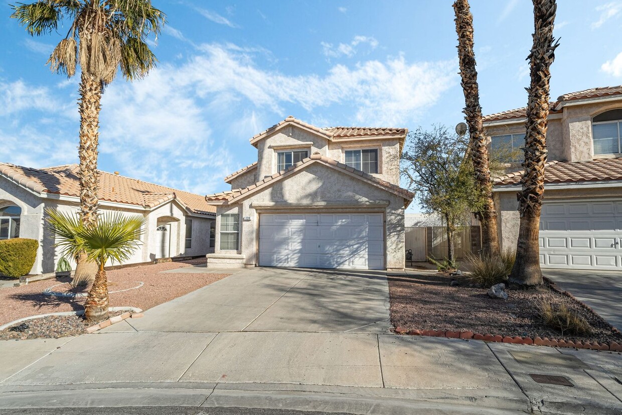 Primary Photo - Elegant Living in Green Valley!