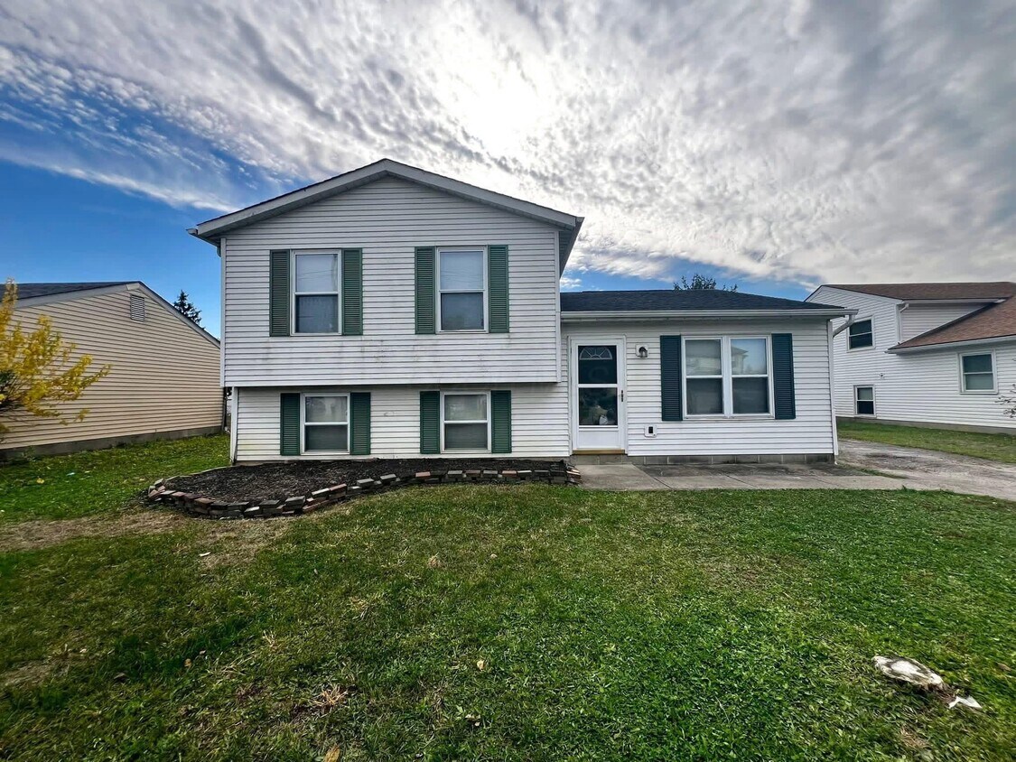 Primary Photo - 1597 Rock Creek Dr