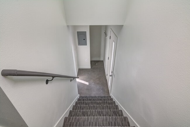 Building Photo - 3253 Fairfax St