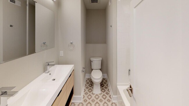Bathroom - 146 W Wildey St
