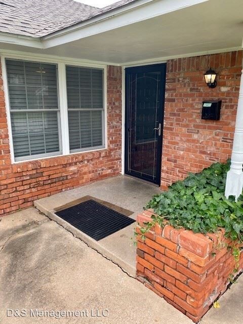 Building Photo - 3 br, 1.5 bath House - 2320 Flair Drive
