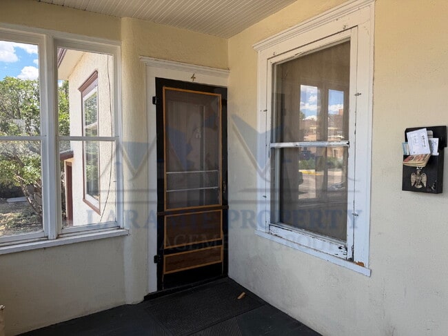 Building Photo - 1 bedroom near Downtown
