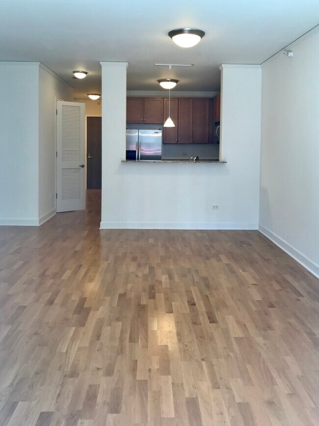 Foto del edificio - 450 E Waterside Dr