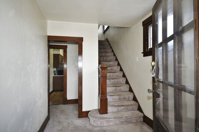 Building Photo - Charming 3-bedroom, 1-bathroom house locat...