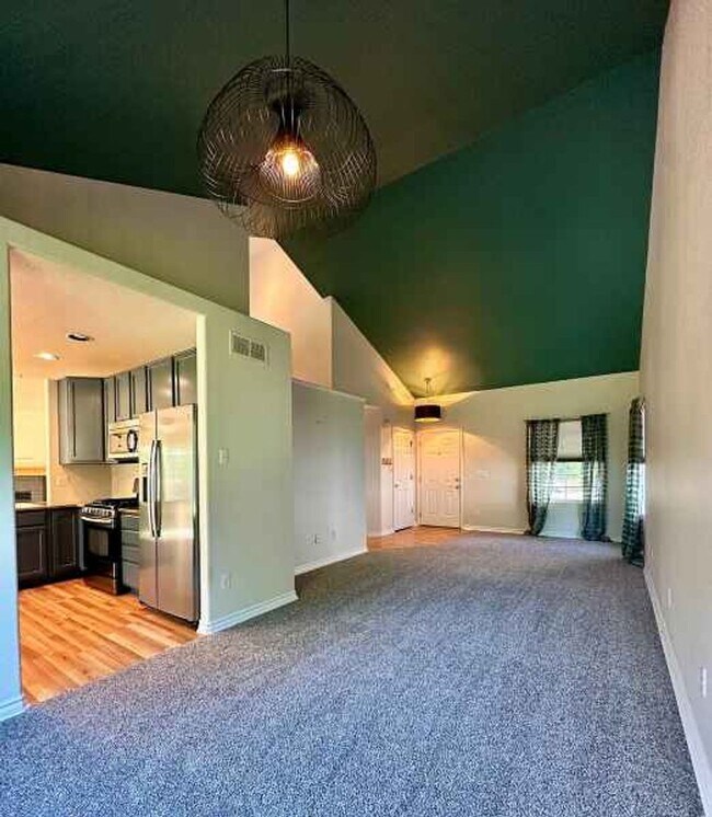 Foto del edificio - Beautiful 5 Bedroom Home in Erie