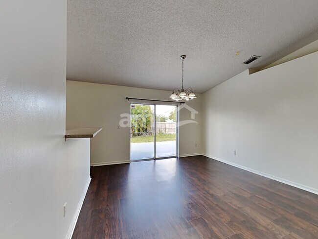 Foto del edificio - 332 SW Hollyhock Ct