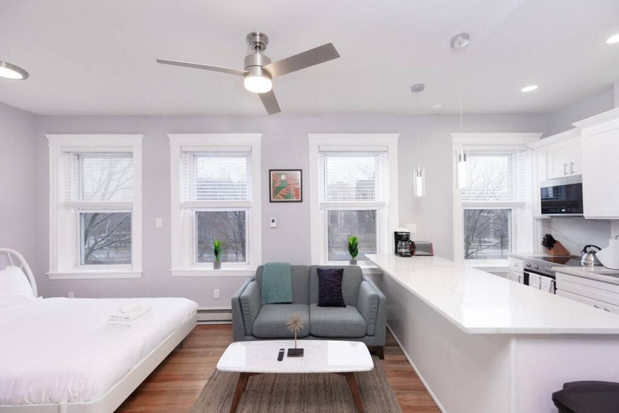 Primary Photo - 211 Park Dr