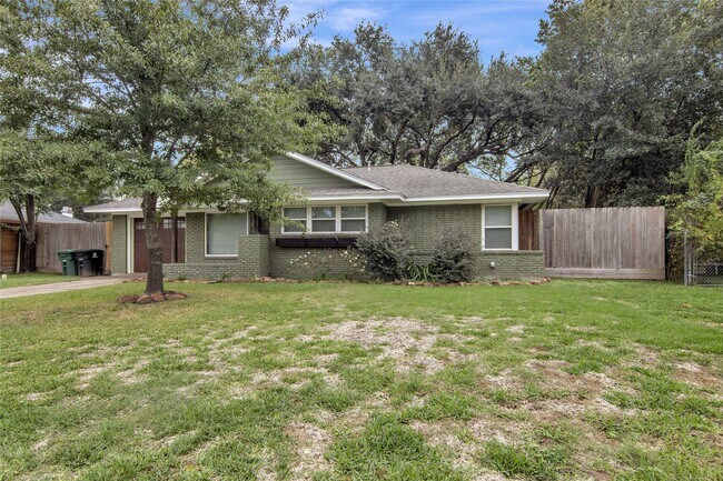 Building Photo - 1323 Ansbury Dr