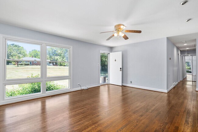 Building Photo - Updated Ranch Near Millbrook Highschool Wi...