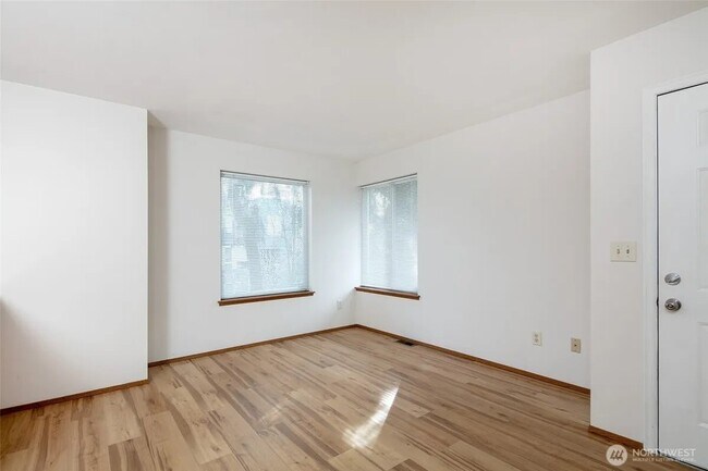 Foto del edificio - 9741 Woodlawn Ave N