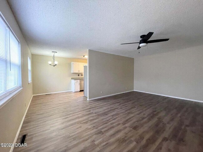 Foto del edificio - 3320 S Moffet Ave