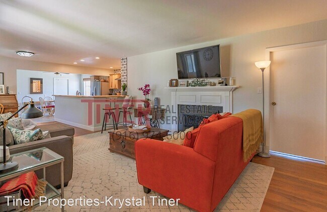 Building Photo - 4 br, 2 bath House - 2711 Danube Dr