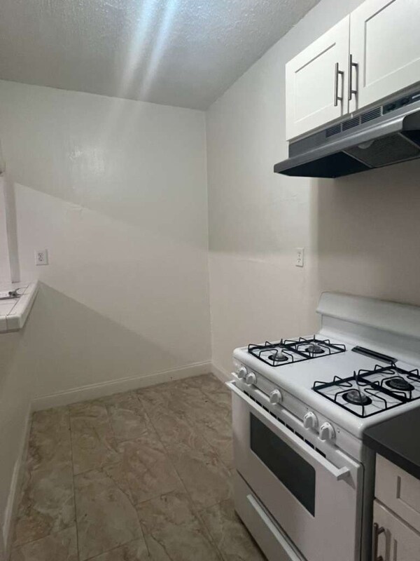 Foto del edificio - 904 S Catalina St