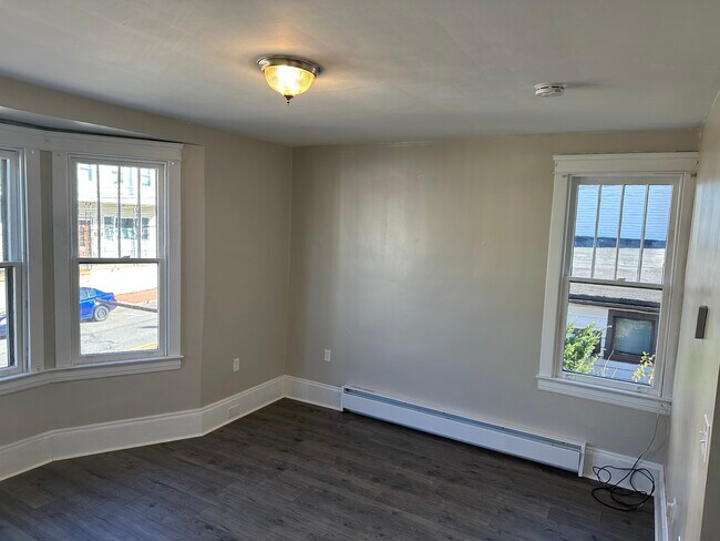 Living room - 106 Saint John St