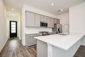 Building Photo - 21138 Castroville Way