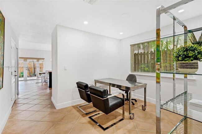 Foto del edificio - 2939 SW 30th Ct