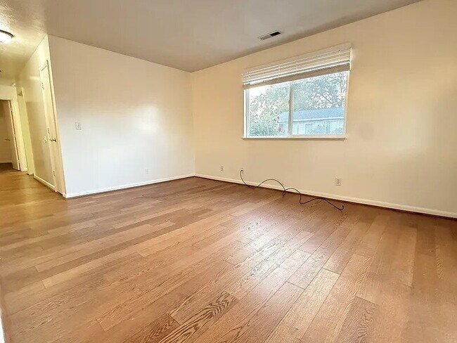 Foto del edificio - Adorable three bedroom home located in Salt Lake City