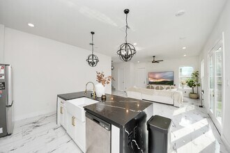 Building Photo - 6549 Sealey St