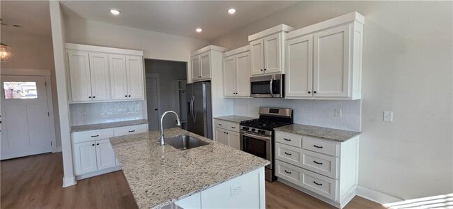 Foto del edificio - 921 Round Top St