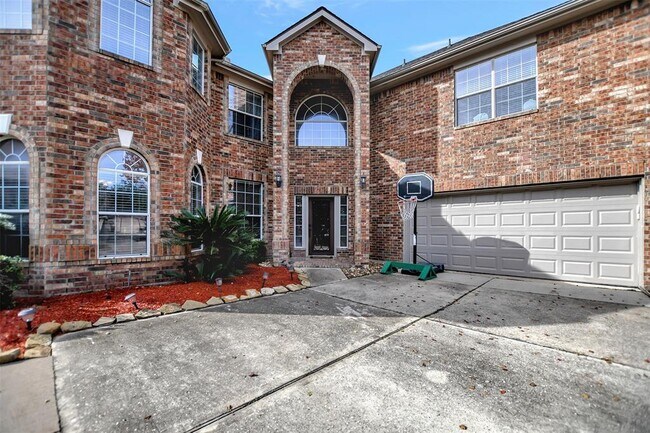 Building Photo - 19315 Country Village Dr