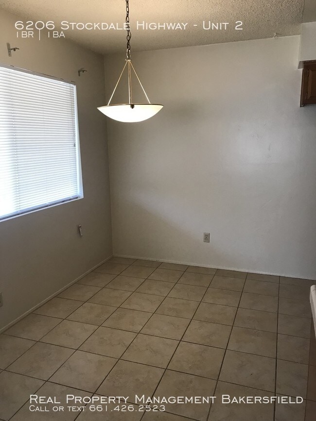 Foto del edificio - 6206 Stockdale Highway Unit 2