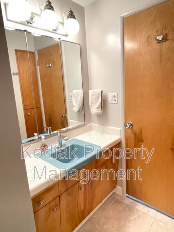 Foto del edificio - 4099 S Madison Ave