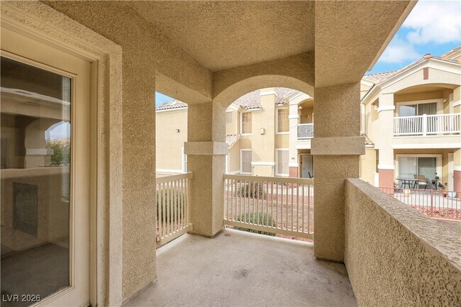 Foto del edificio - 5855 Valley Dr