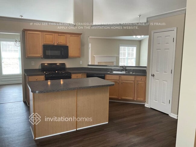 Foto del edificio - 2819 Merrion Park Ln NE