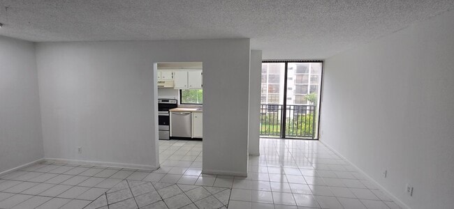 Foto del edificio - 16919 N Bay Rd