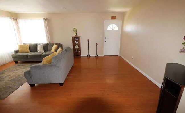 Sala de estar (interior) - 327 E Collins Ave
