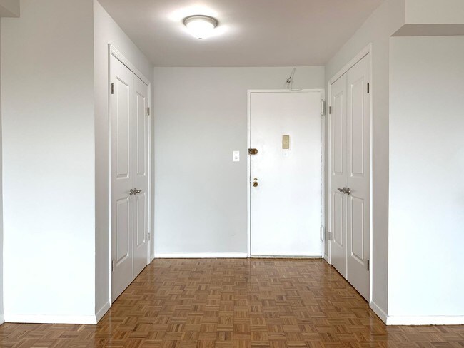 Foto del edificio - 160 Parkside Ave