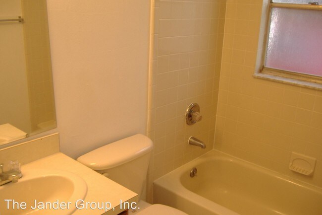 Building Photo - 2 br, 2 bath House - 2454 Illiana Street