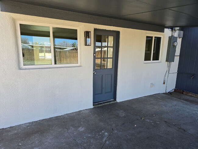 Building Photo - 4811 Comanche Rd NE