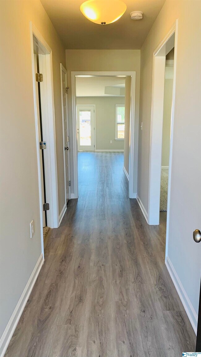 Building Photo - 133 Beaver Brook Pl