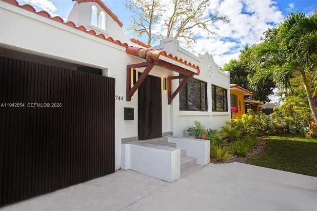 Foto del edificio - 1744 SW 22nd Terrace