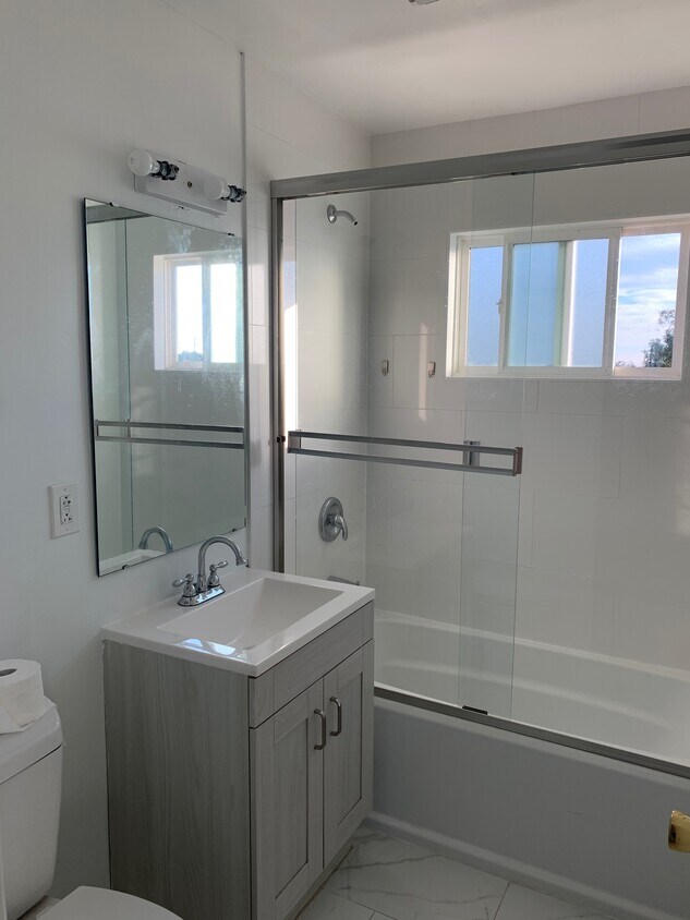 Foto principal - 4171 1/2 Myrtle Ave